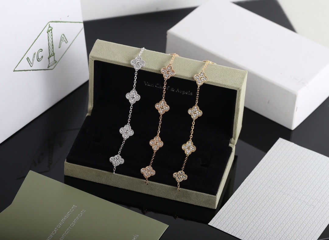Premium Clover Bracelet – Exquisite Design & Craftsmanship