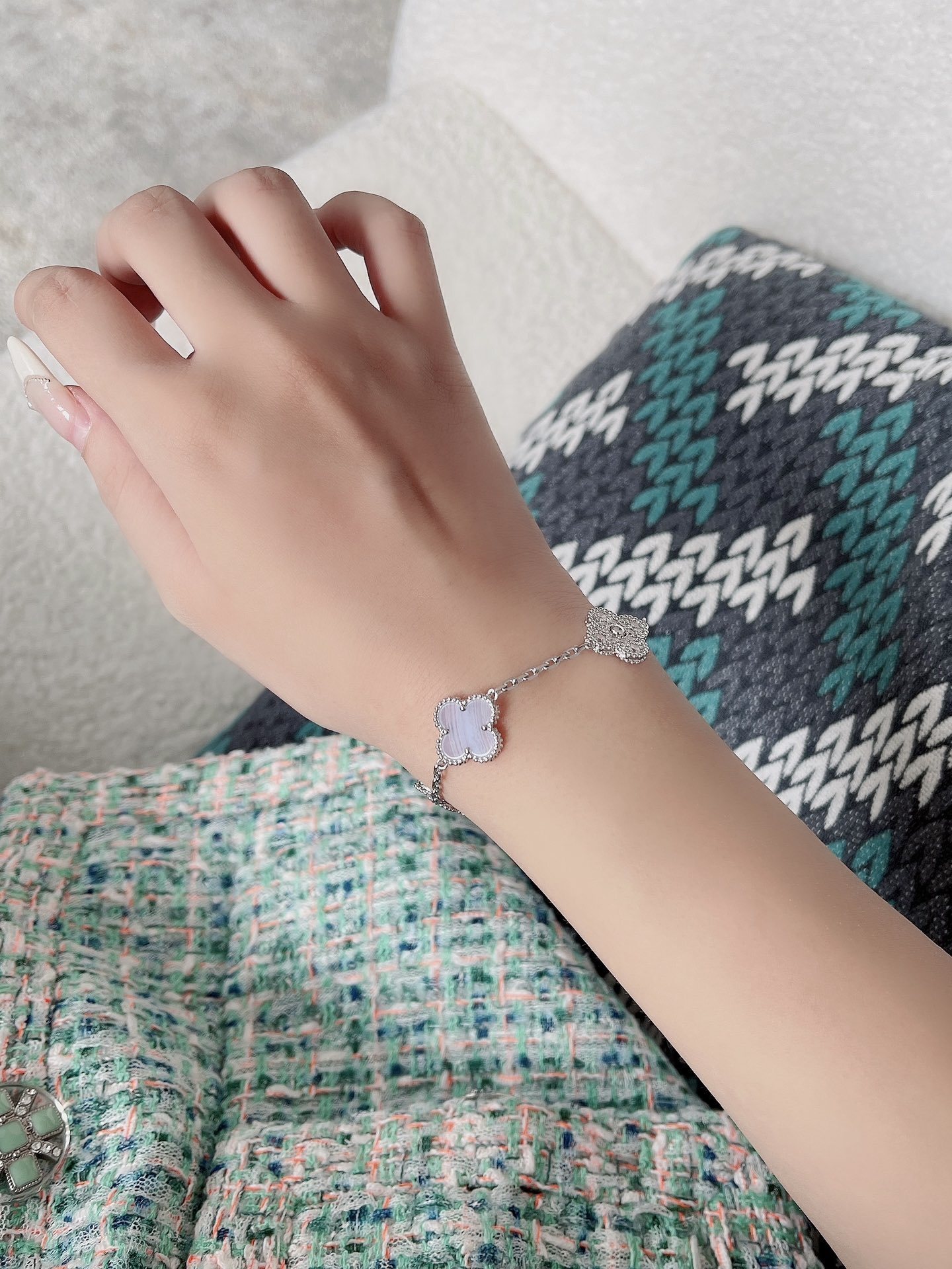 Van Cleef Silver Agate Clover Bracelet – Delicate Chain