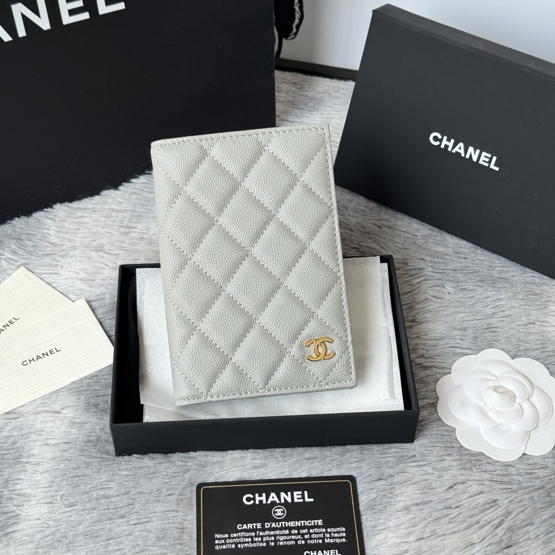 Chanel Gray Caviar Quilted Cardholder - Authentic