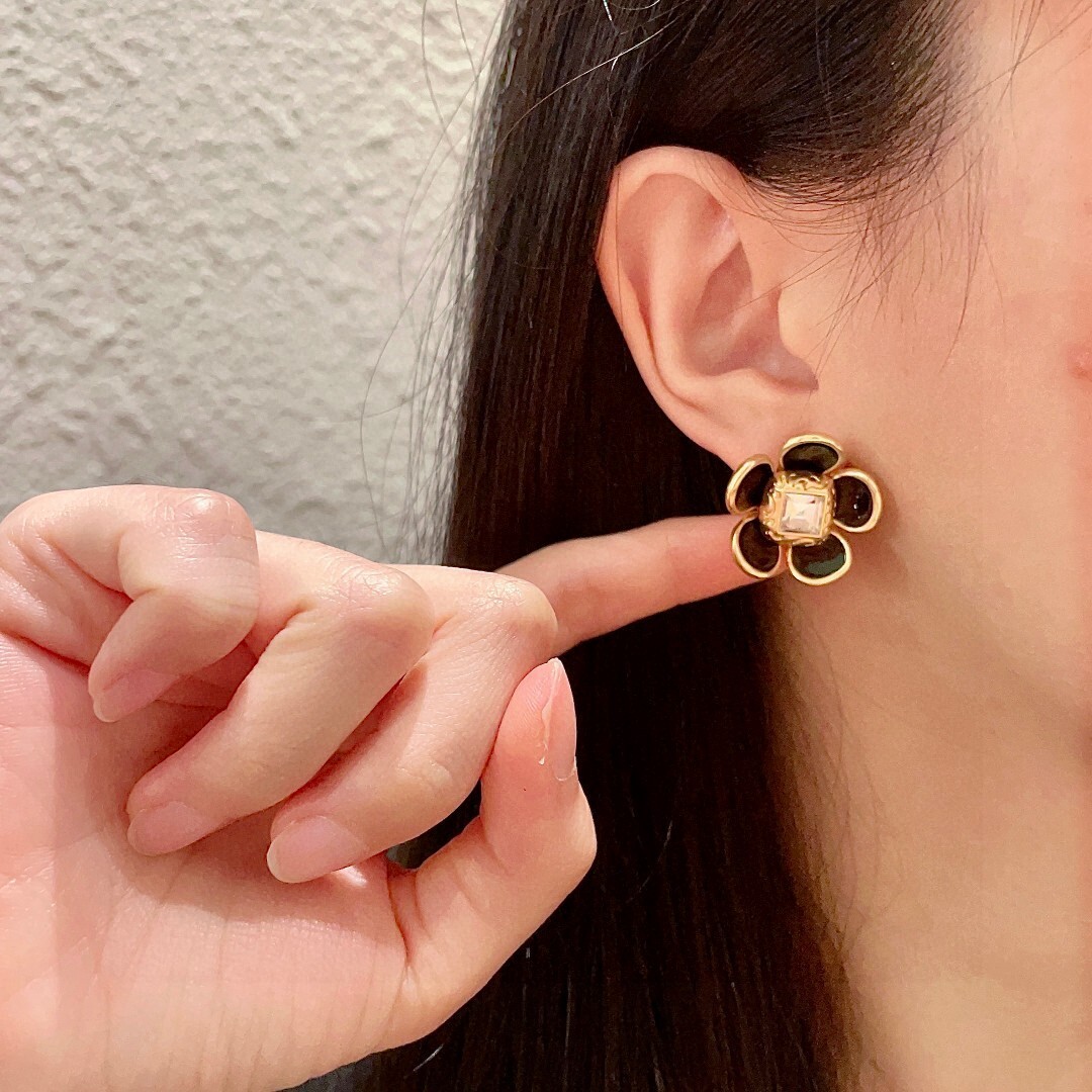 Chanel Black Flower Earrings – Chanel Gold & Black Flower Earrings