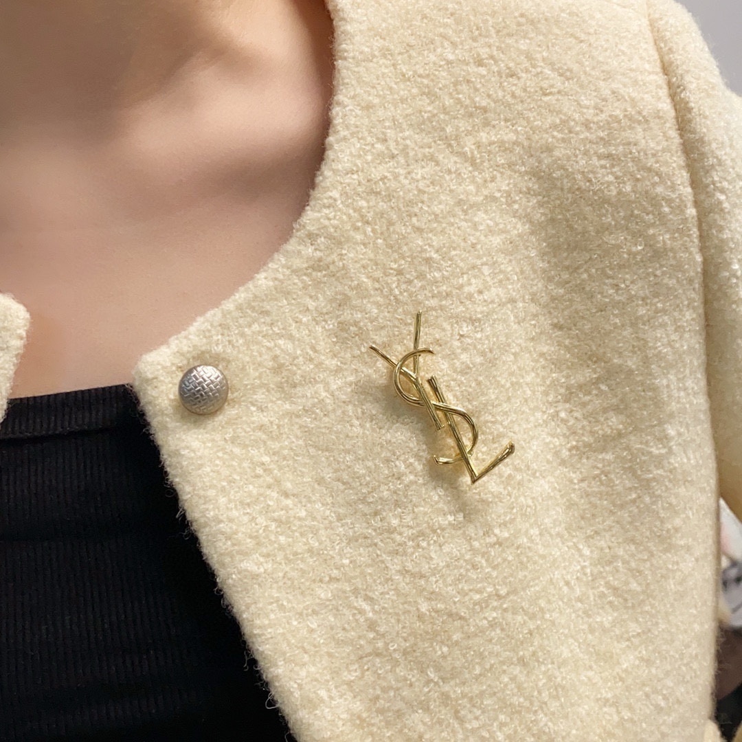 YSL Gold Metal Logo Brooch designer – YSL Gold Metal Logo Brooch