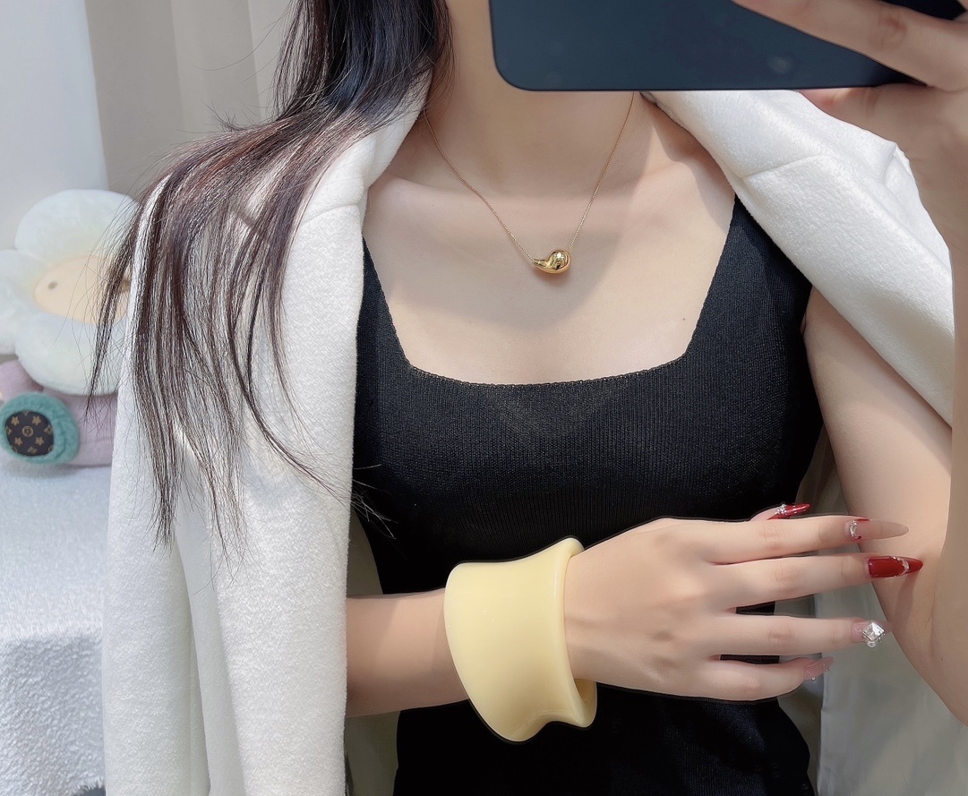 Ivory Cuff Bracelet – Premium Quality Statement Piece