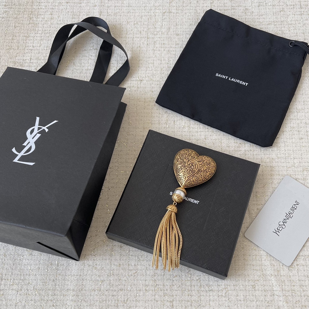 Saint Laurent Gold Heart Brooch tassel – Saint Laurent Gold Heart 2