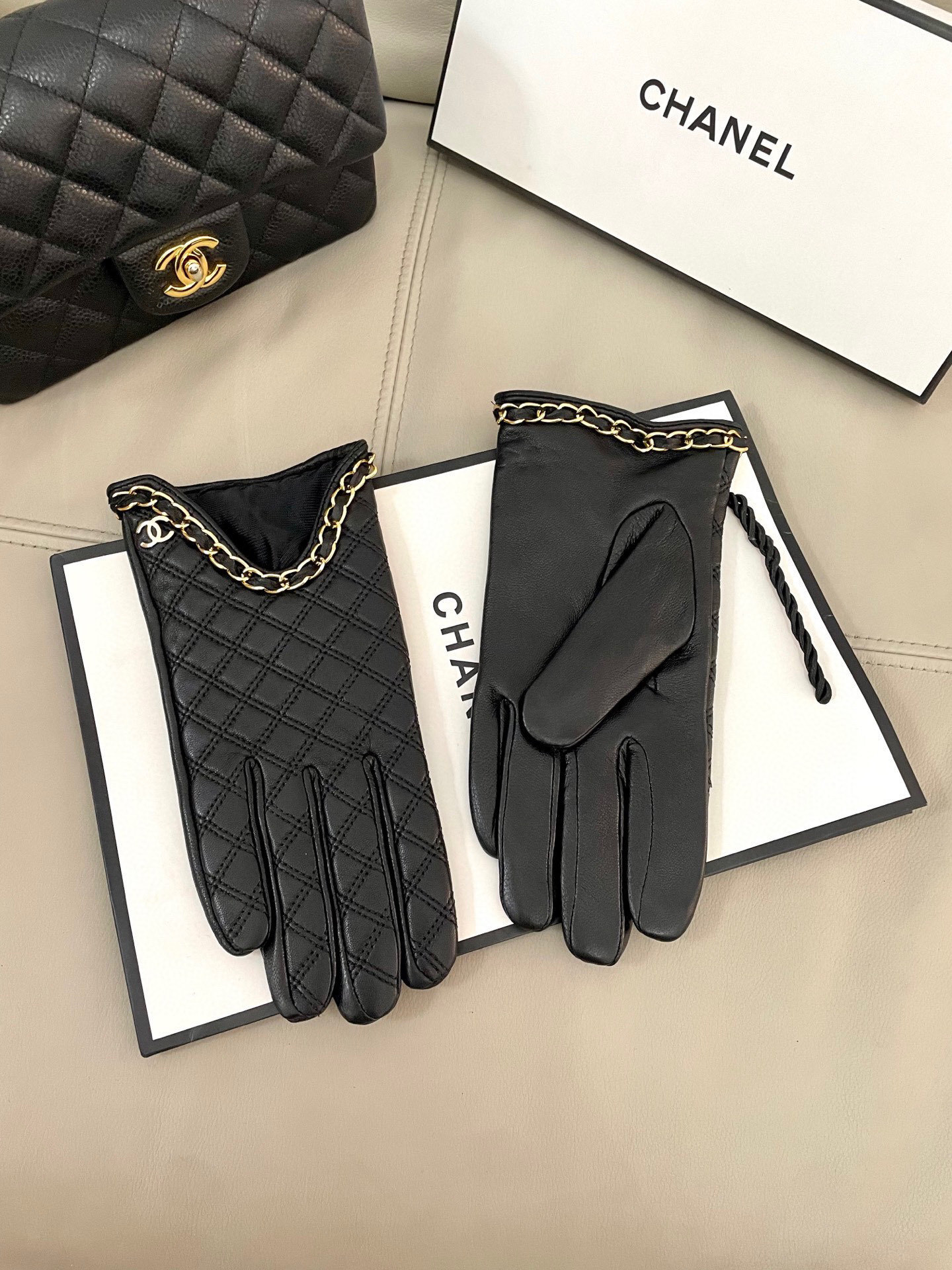 Chanel Black Lambskin Chain Gloves – Quilted Design