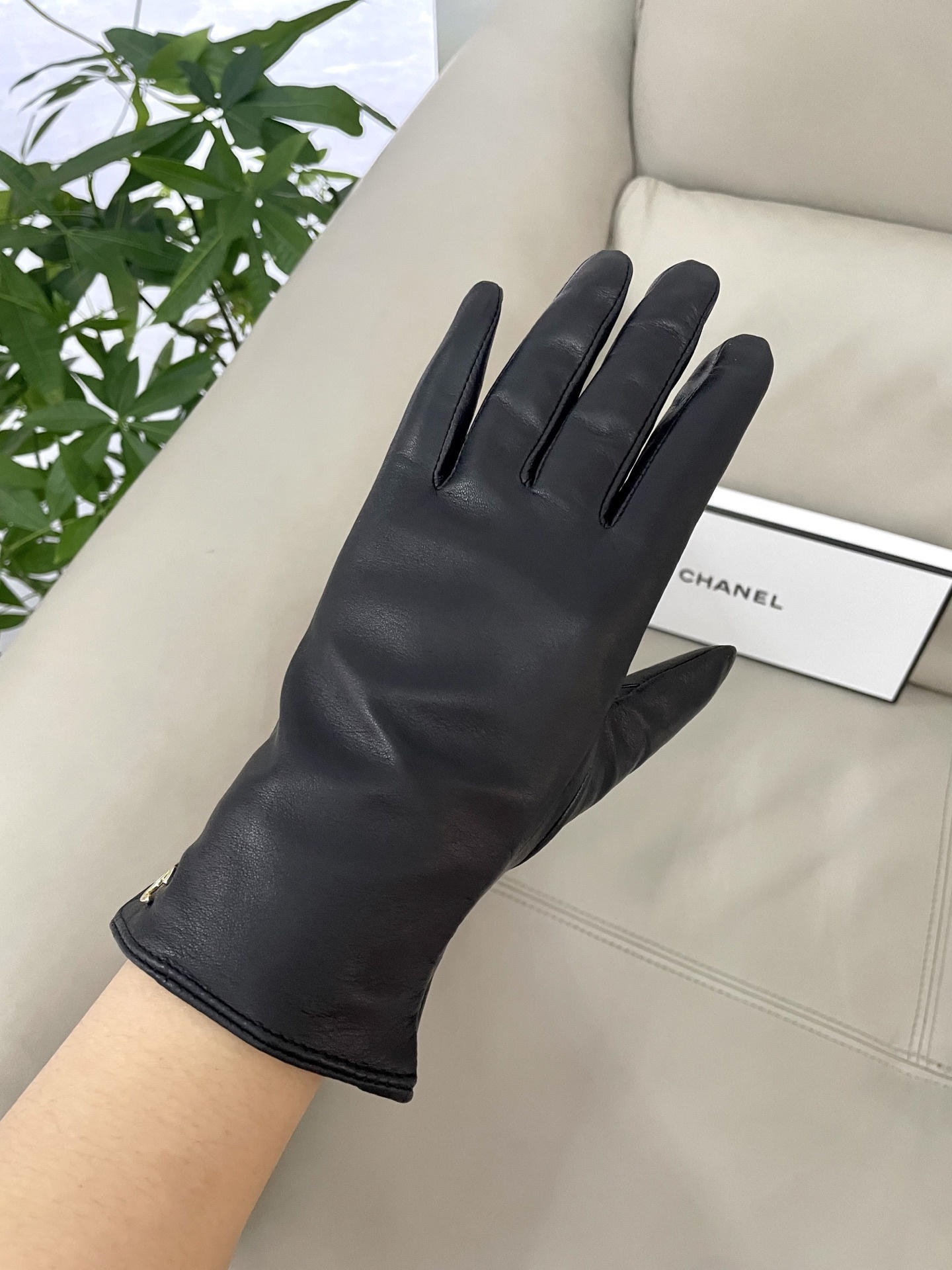 Chanel Black Leather Gloves gold cc – Chanel Black Leather Gloves 2