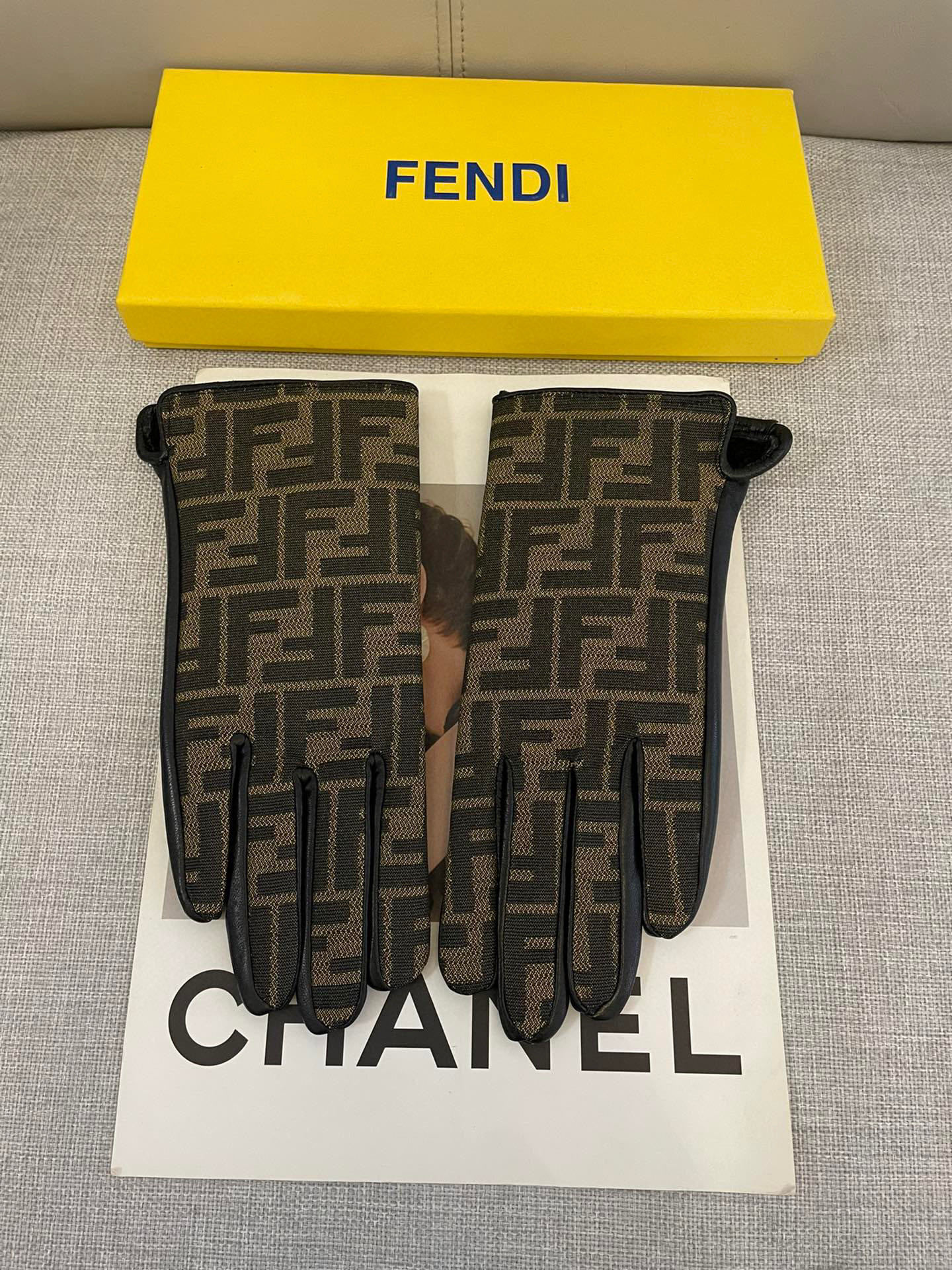 Fendi Brown FF Logo Gloves – Designer Winter Accessory