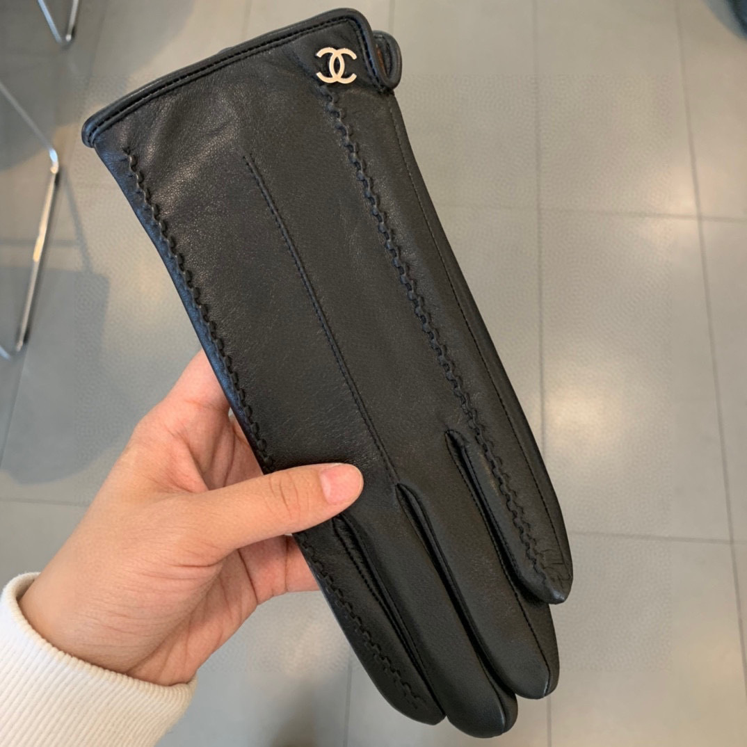designer Chanel CC Black Leather Gloves – Chanel CC Black Leather