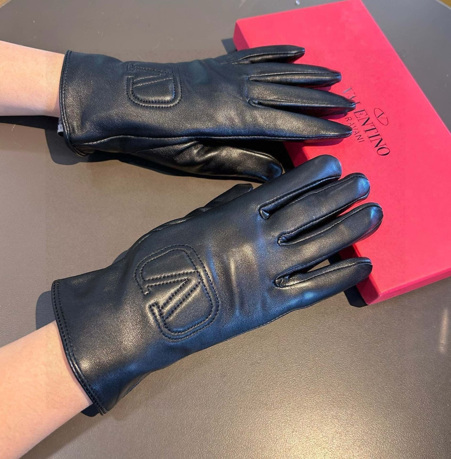Valentino Black Leather Gloves V Logo – Winter Warmth