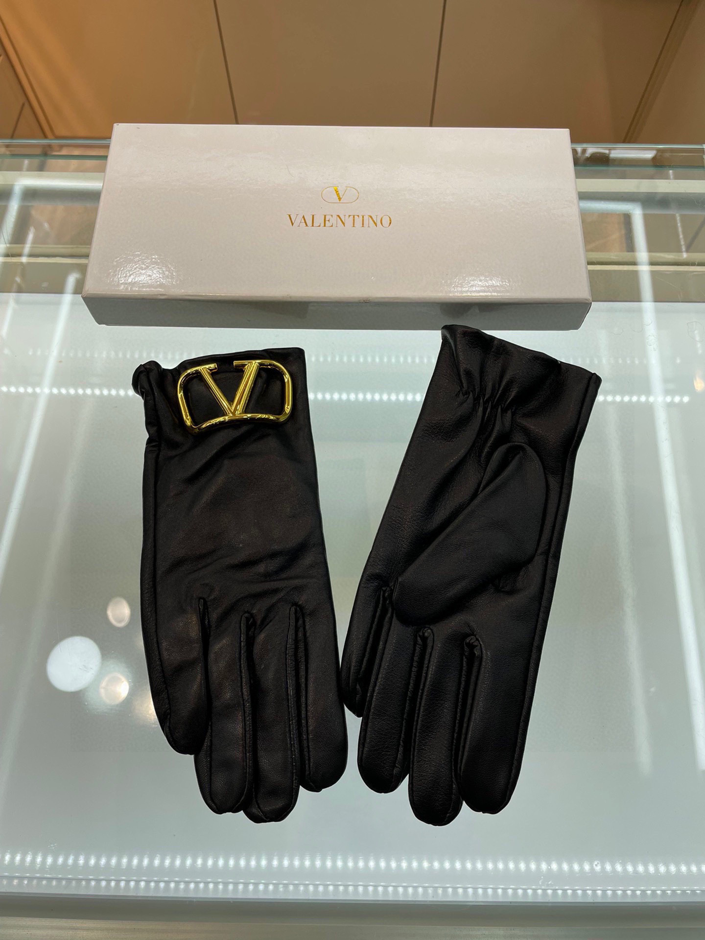 Valentino Black Leather Gloves 8158