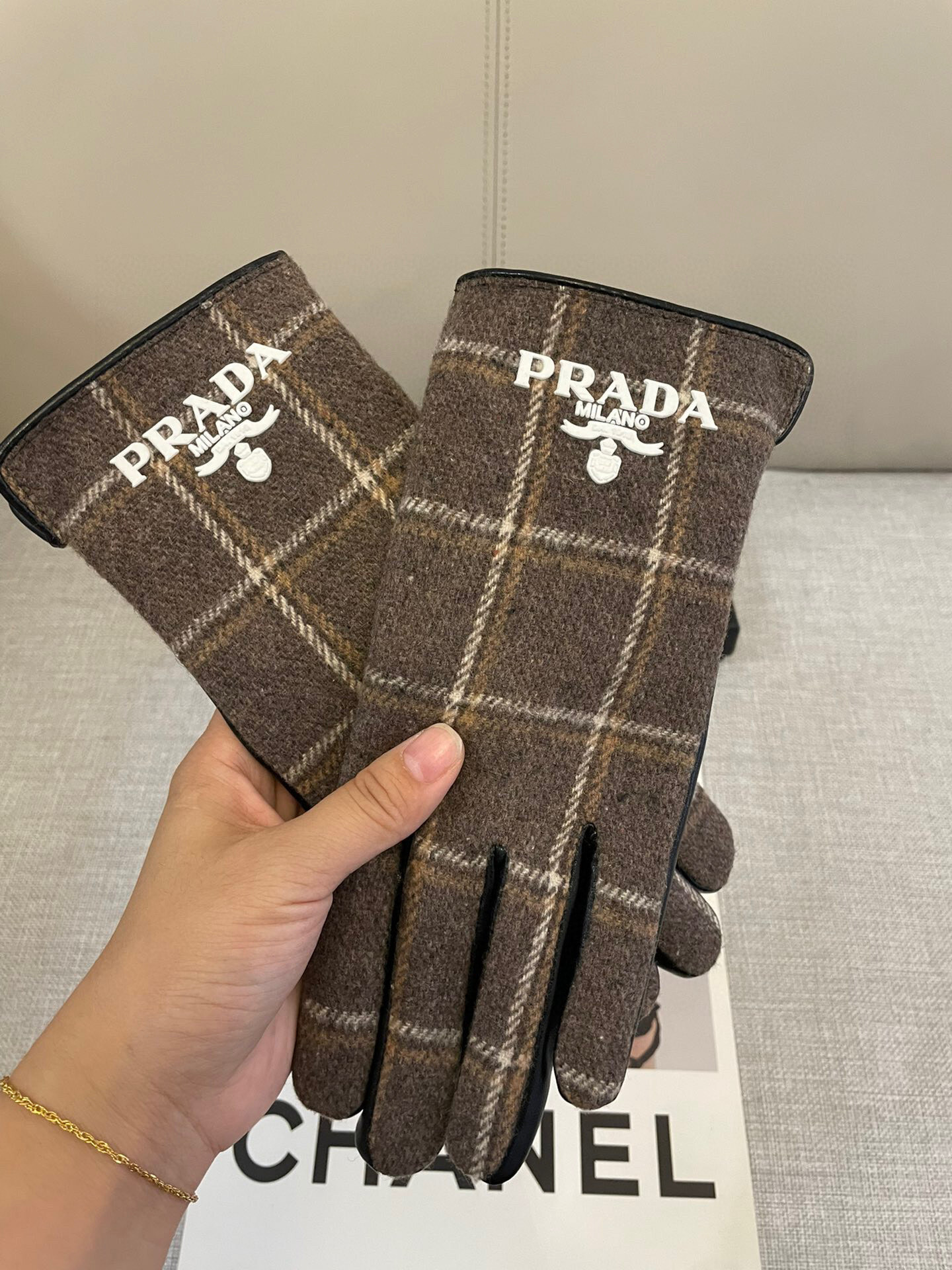 Prada Plaid Wool Gloves – Brown Designer Winter Gloves