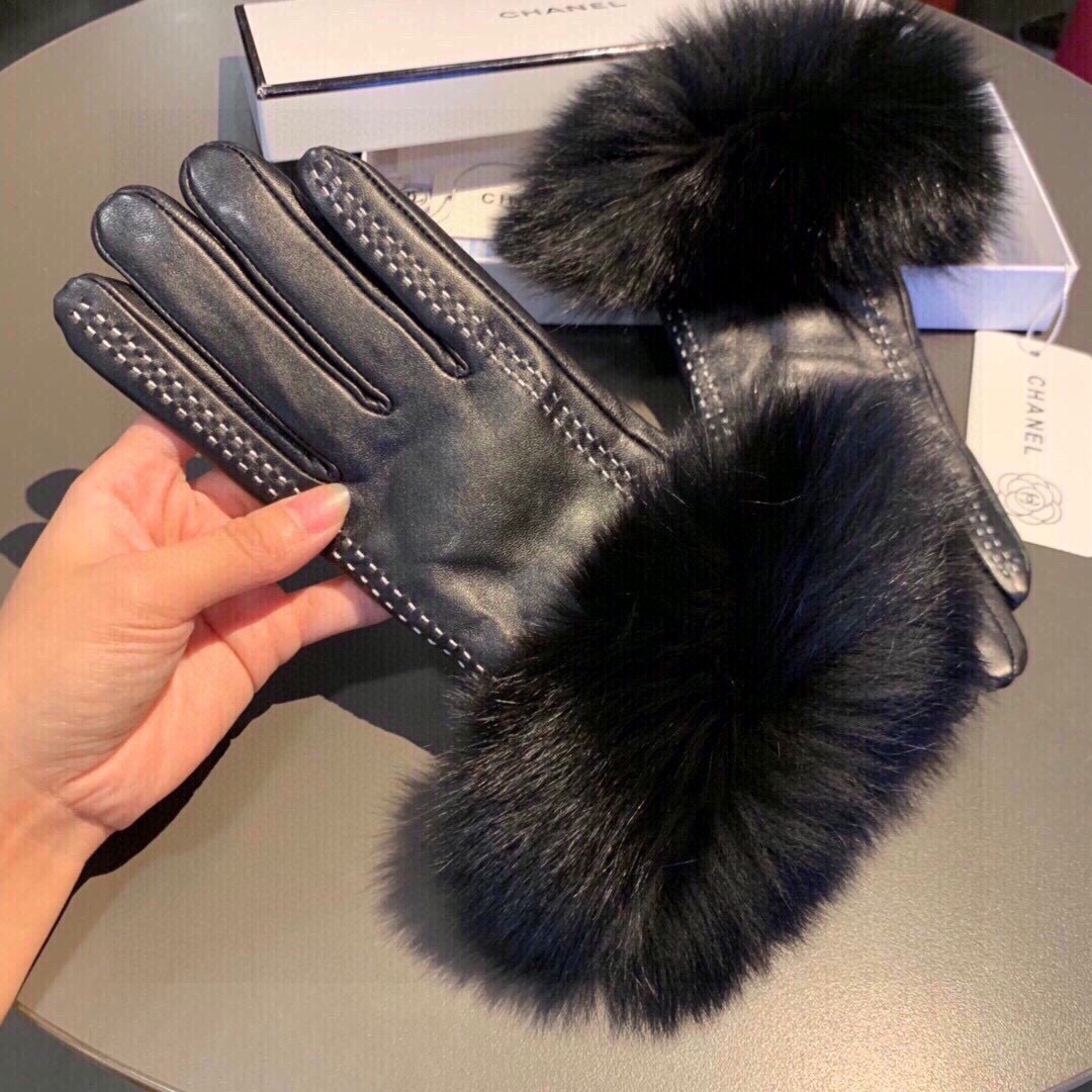 Chanel Fur Cuff Leather Gloves black