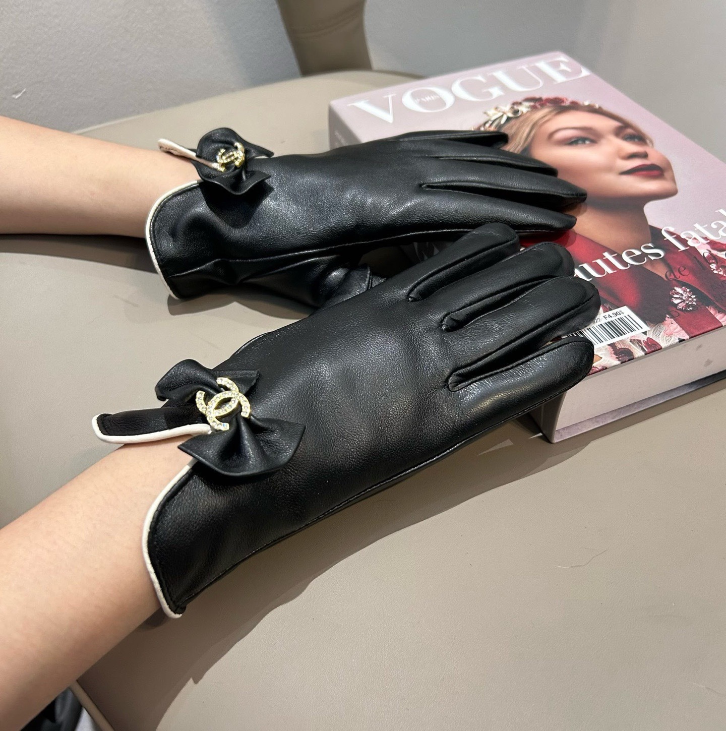 Chanel Black Leather Bow Gloves designer elegance