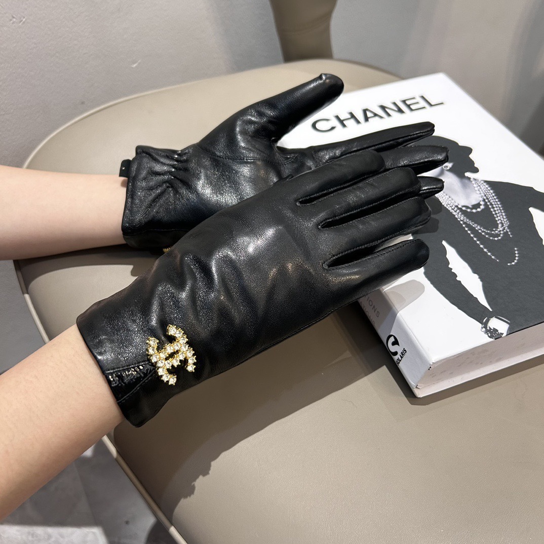 Chanel Black Leather Gloves Rhinestone CC Logo