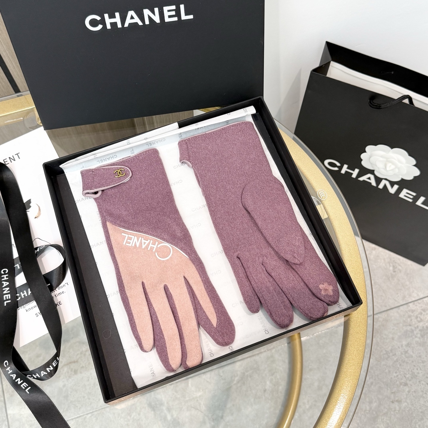 Chanel Lavender Wool Gloves – Designer Winter Accessory