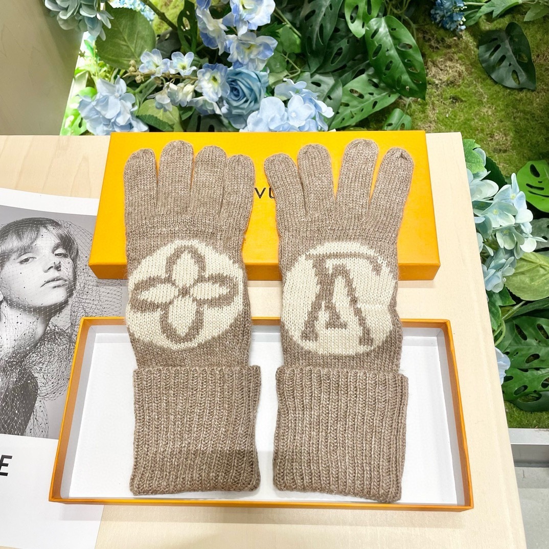 Louis Vuitton Beige Wool Gloves – Louis Vuitton Beige Wool Monogram