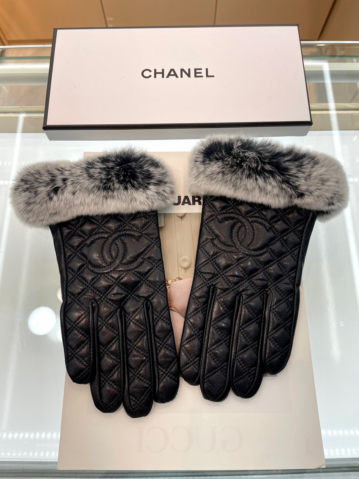 fur trim Chanel Black Quilted Leather Gloves – Chanel Black Quilted