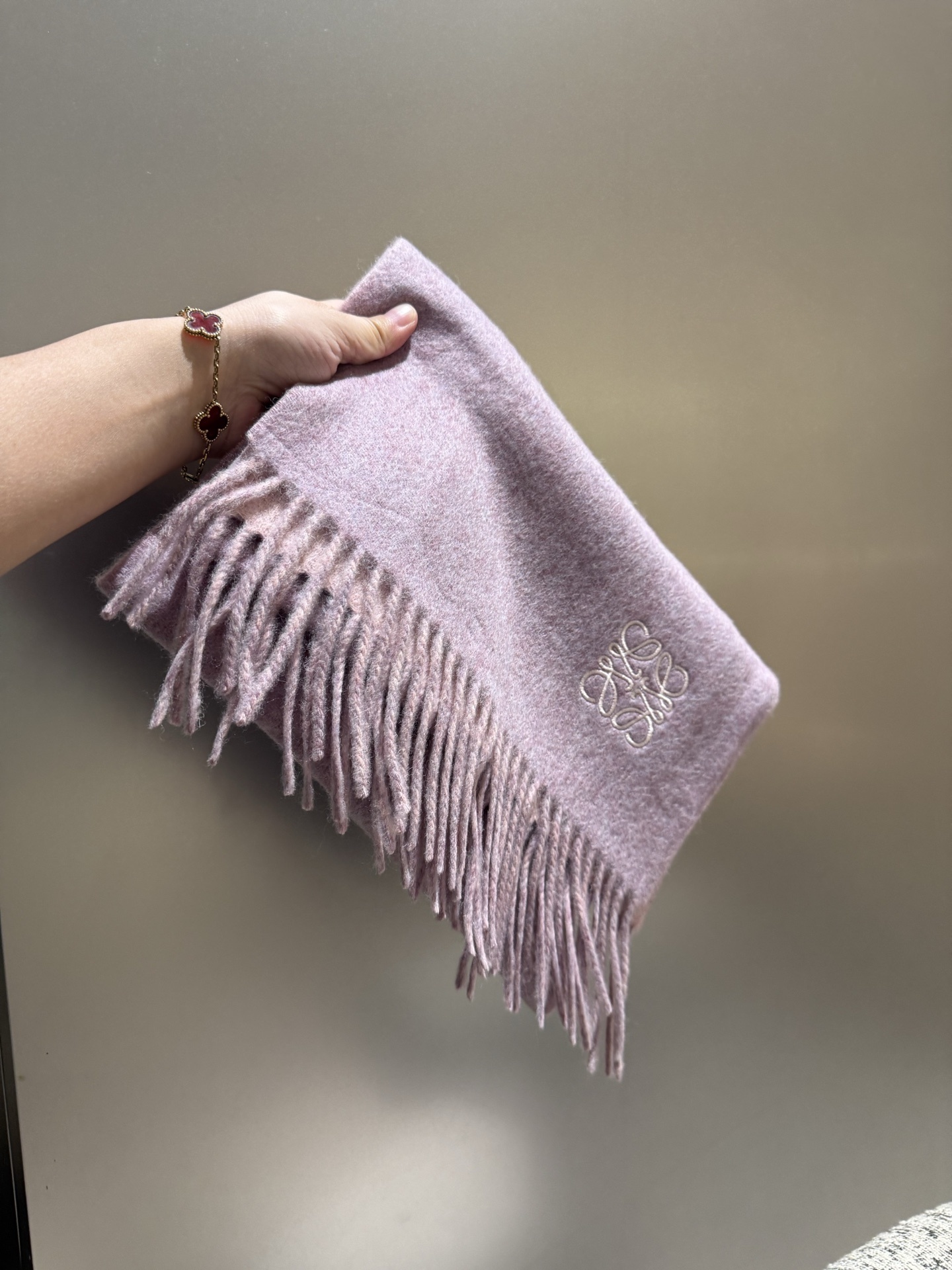 Loewe Lilac Wool Scarf – Loewe Wool Scarf – Lilac Fringed Logo