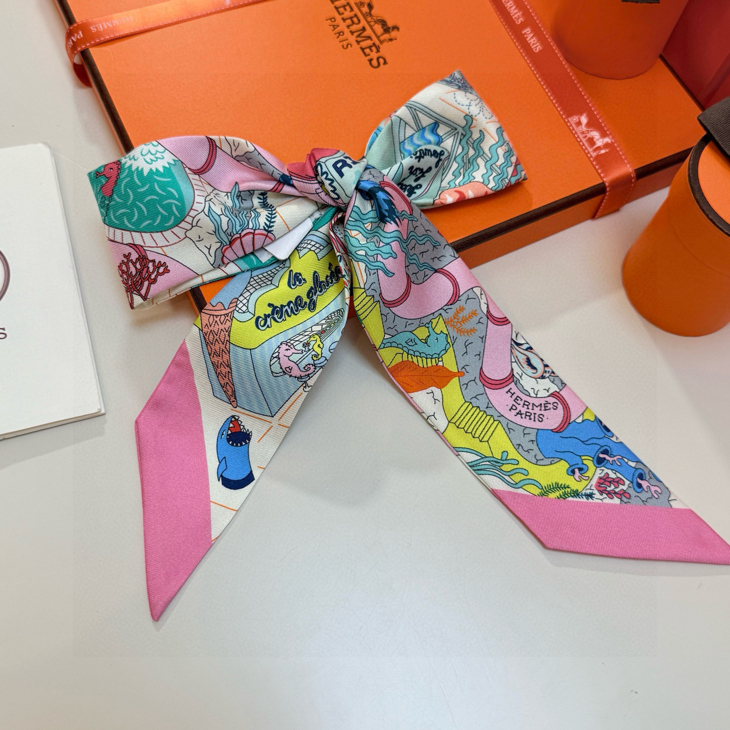 la Hermès Silk Twilly Scarf – Hermès Silk Twilly Scarf – ‘La Crème’