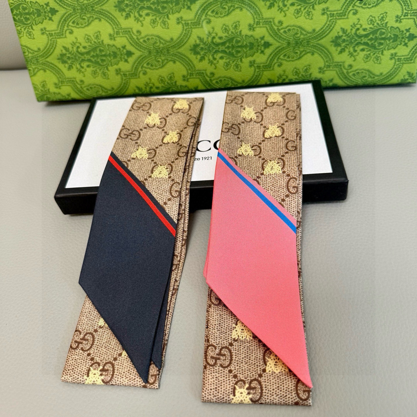 print Gucci Beige Bee Scarf – Gucci Beige Bee Print Silk Skinny Scarf