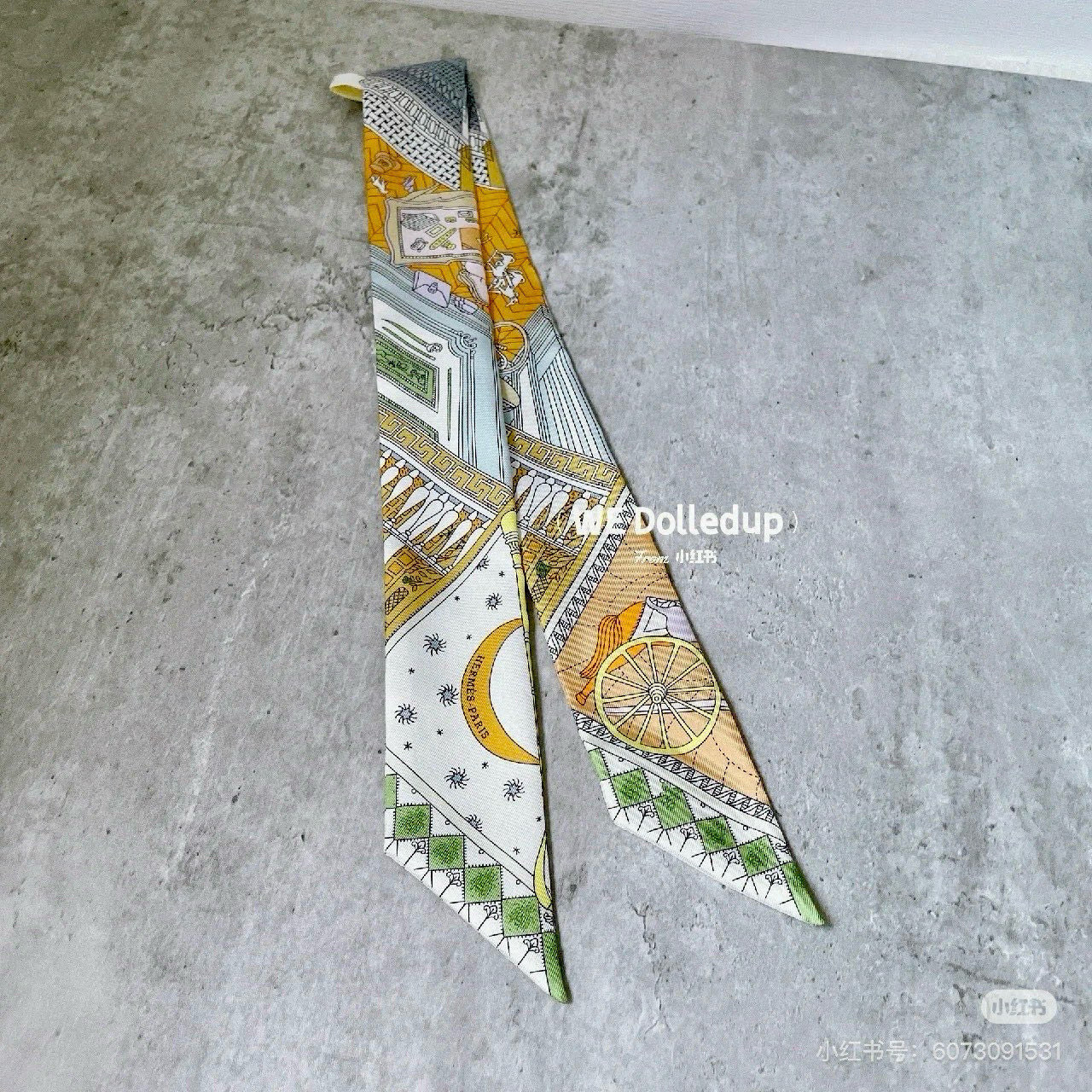 white Hermès Yellow Silk Twilly – Hermès Yellow & White Silk Twilly