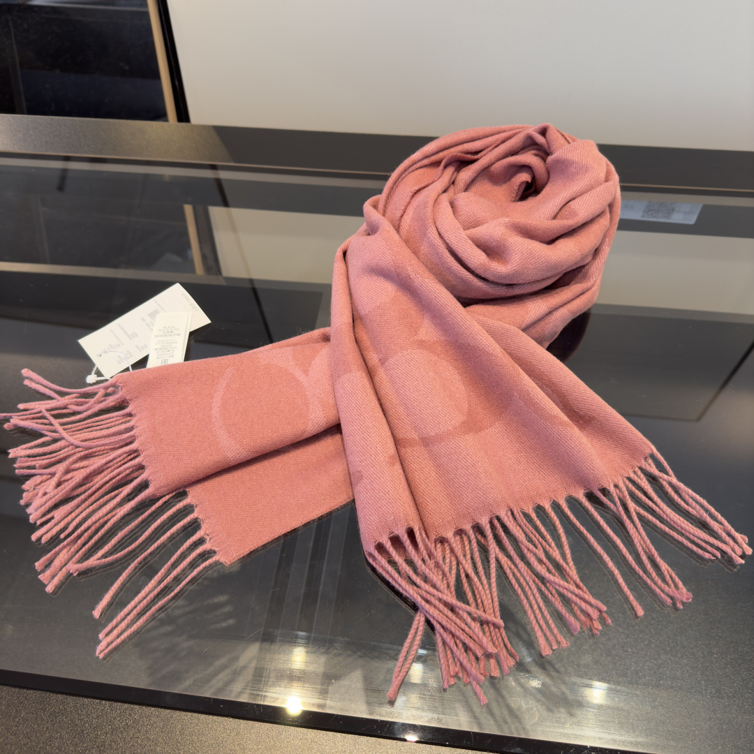 Coach Pink Jacquard Scarf – Coach Pink Signature Jacquard Scarf – Soft