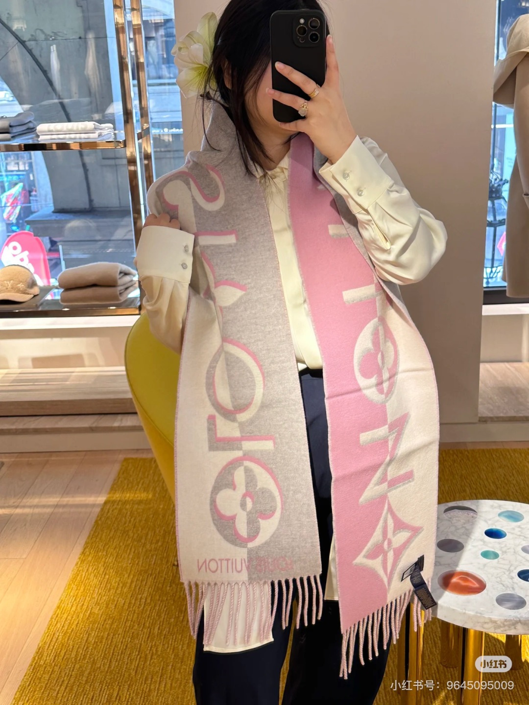 Louis Vuitton Pink Gradient Wool Scarf – Cozy Luxury