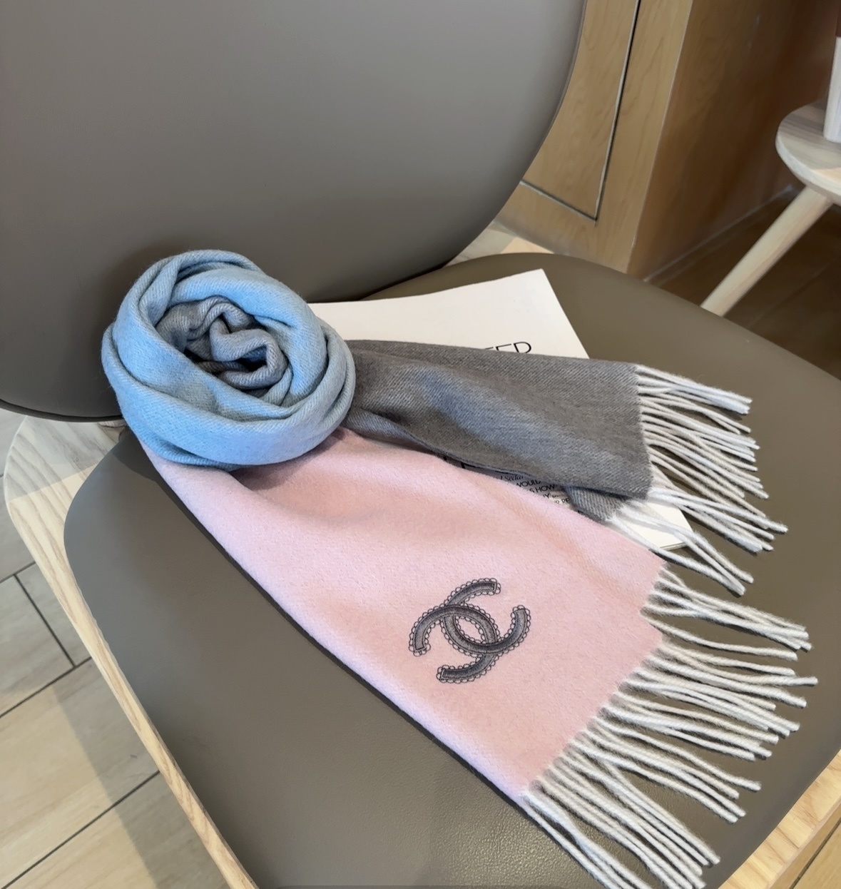 pink Chanel Tri-Color Cashmere Scarf – Chanel Tri-Color Cashmere Scarf