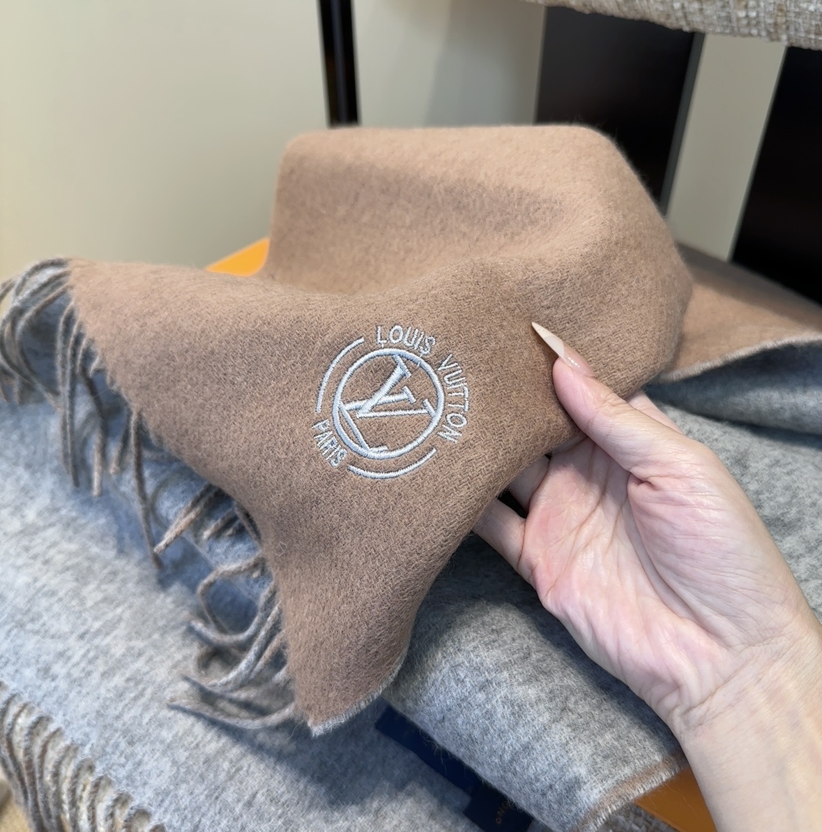 embroidered logo Louis Vuitton Camel Wool Scarf