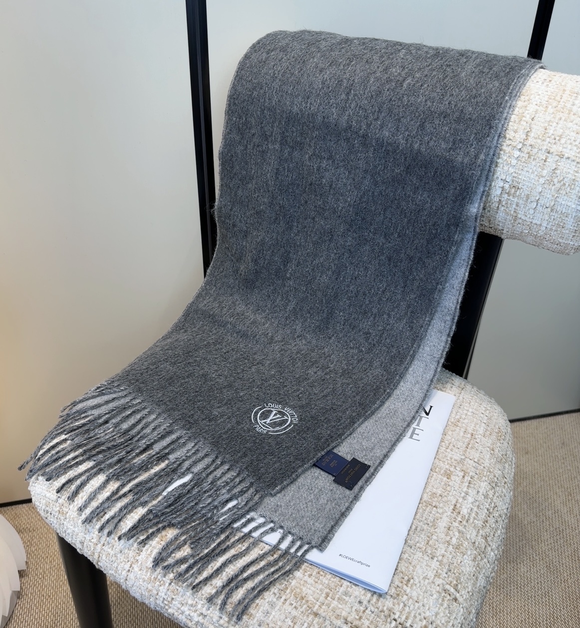 blend lv Louis Vuitton Grey Wool Scarf – Louis Vuitton Grey Wool Blend