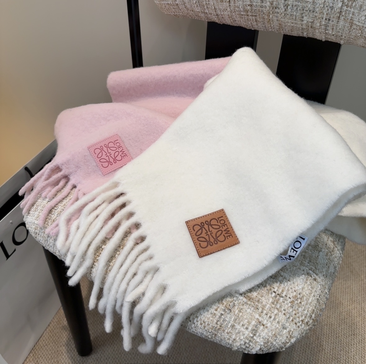 Loewe Pink Mohair Scarf – Loewe Mohair Scarf – Pink & White Designer