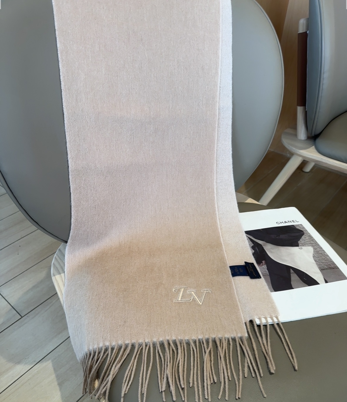 Louis Vuitton Beige Wool Scarf embroidered – Louis Vuitton Beige Wool