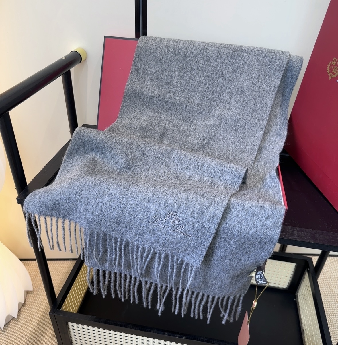 Loro Piana Gray Cashmere Scarf – Loro Piana Gray Cashmere Fringed