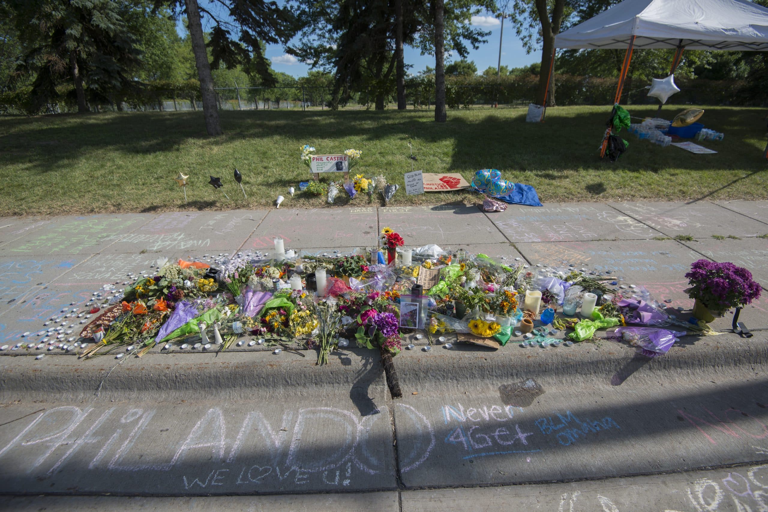 Memorial At The Site Where Philando Castile Was Shot (27587896483)