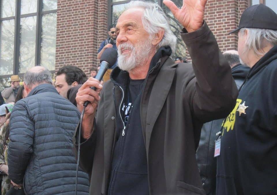 Free Crack Pipes? Time to Pardon Tommy Chong