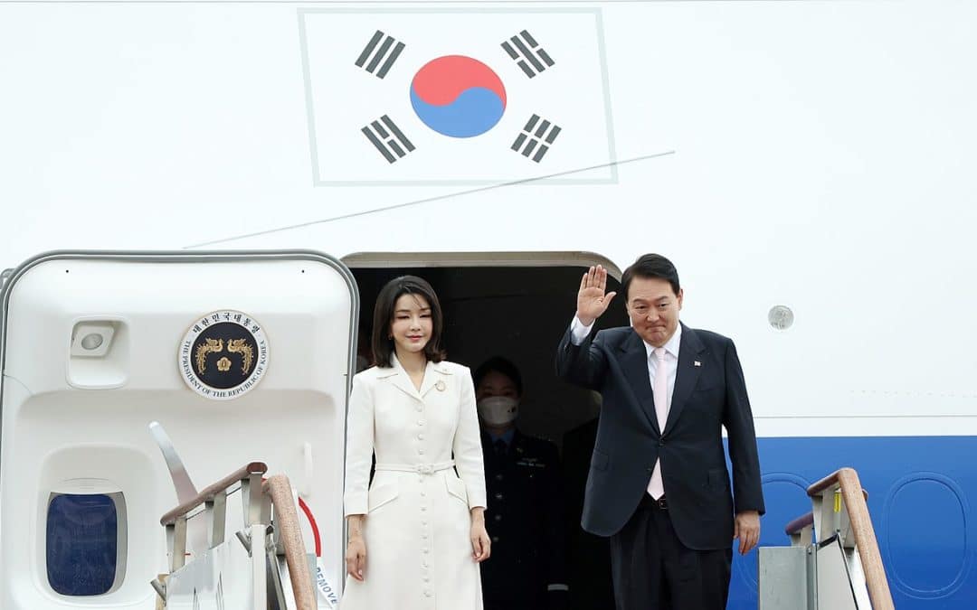 South Korean President Calls US Legislators ‘F**kers’ on Hot Mic as US Aircraft Carrier Makes Port Call