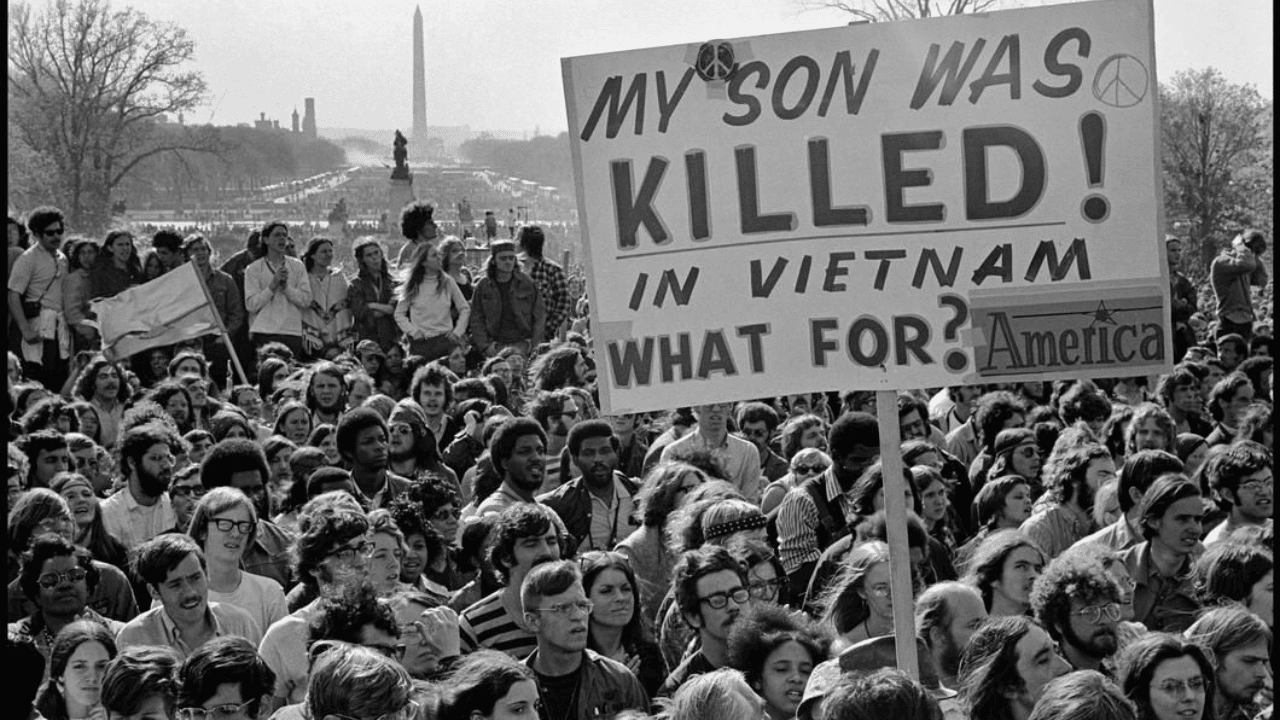 anti vietnam war protesters