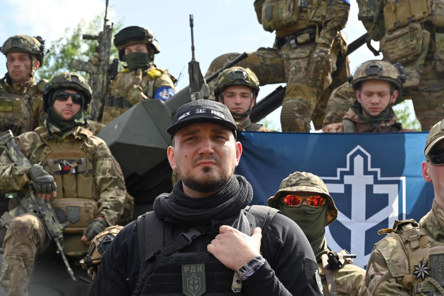 russian volunteer corps soldiers with kapustin