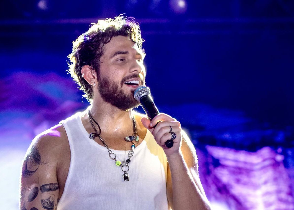 Verão Show 2026 reúne milhares de pessoas em São Sebastião com shows de Belo, Gustavo Mioto e Alexandre Pires