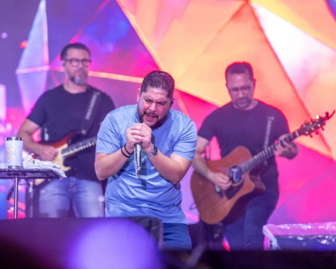 Jorge & Mateus bate recorde de público e reúne mais de 71 mil pessoas no Verão Show 2026 em São Sebastião