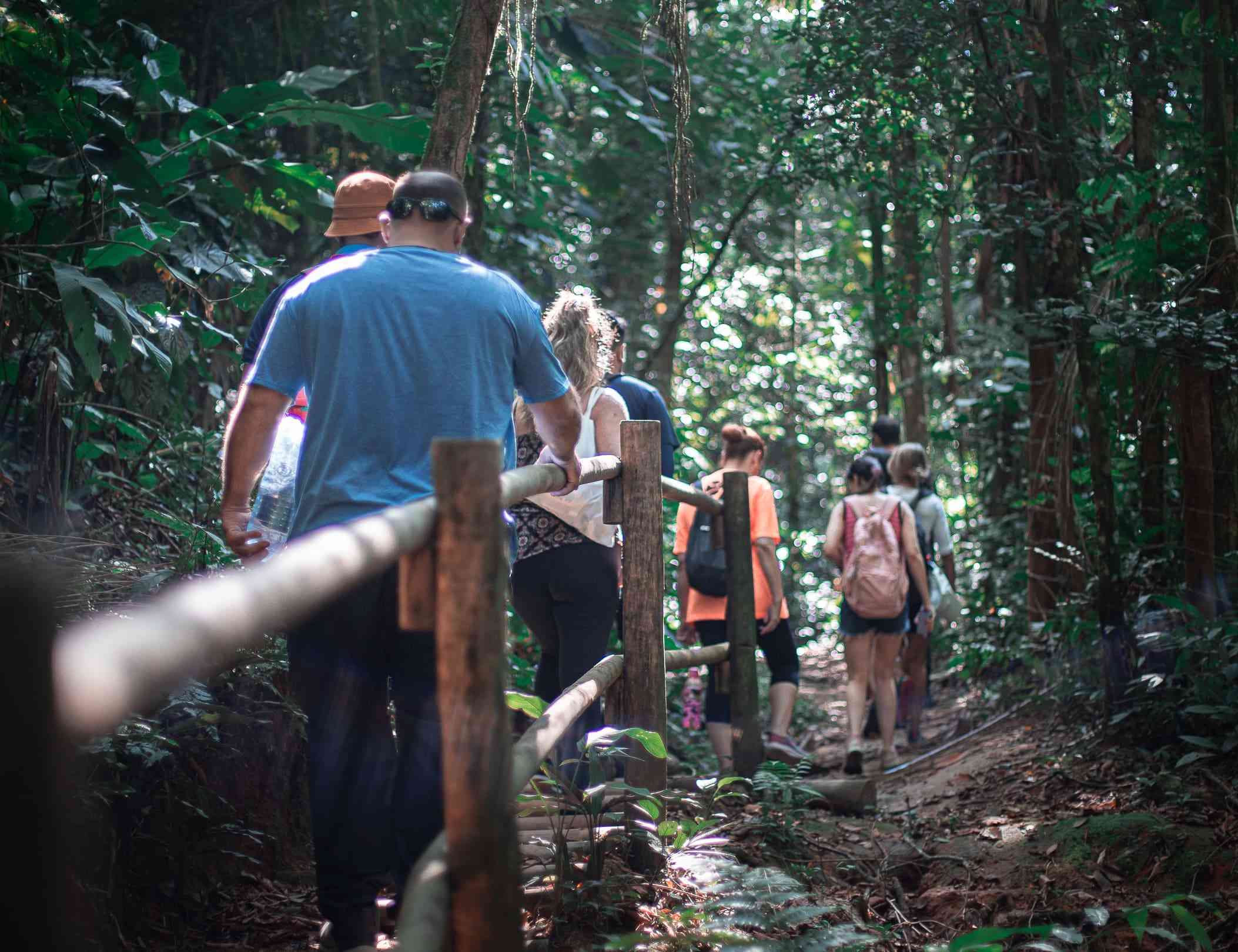 Prefeitura de São Sebastião e Fundação Florestal renovam cooperação para gestão de trilhas no Parque Estadual