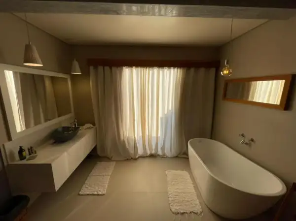 NAU HIU HOTELARIA LTDA