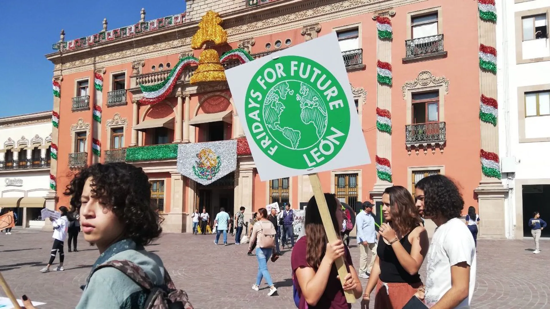 Niños y jóvenes de León se suman a la iniciativa global "Fridays For Future": exigen un futuro habitable