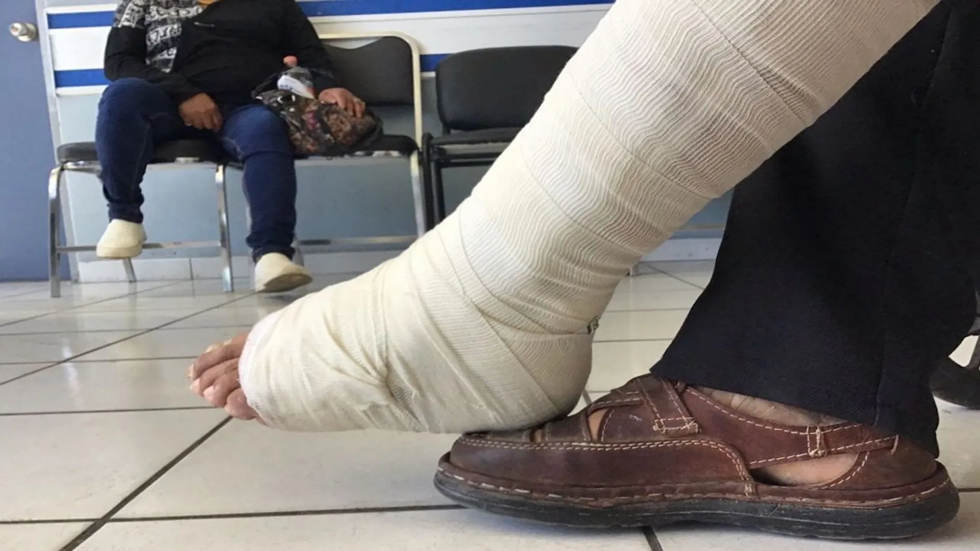 Denuncian pacientes de hospitales en Guanajuato escasez de medicinas y fallas en la atención