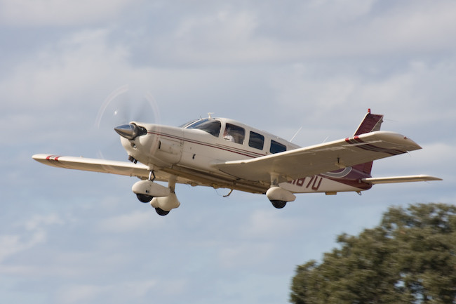 An airplane: Piper PA.32 Cherokee Six / Lance / Saratoga taken during BBQ Fly-In, La Grange, 01-01-2008