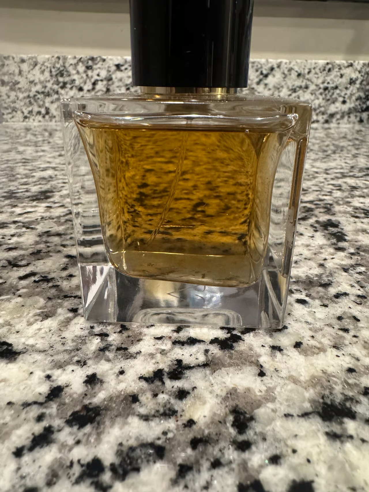 Vertus Vanilla Oud 3.4 oz / 100ml Preowned Without Packaging thumbnail 2