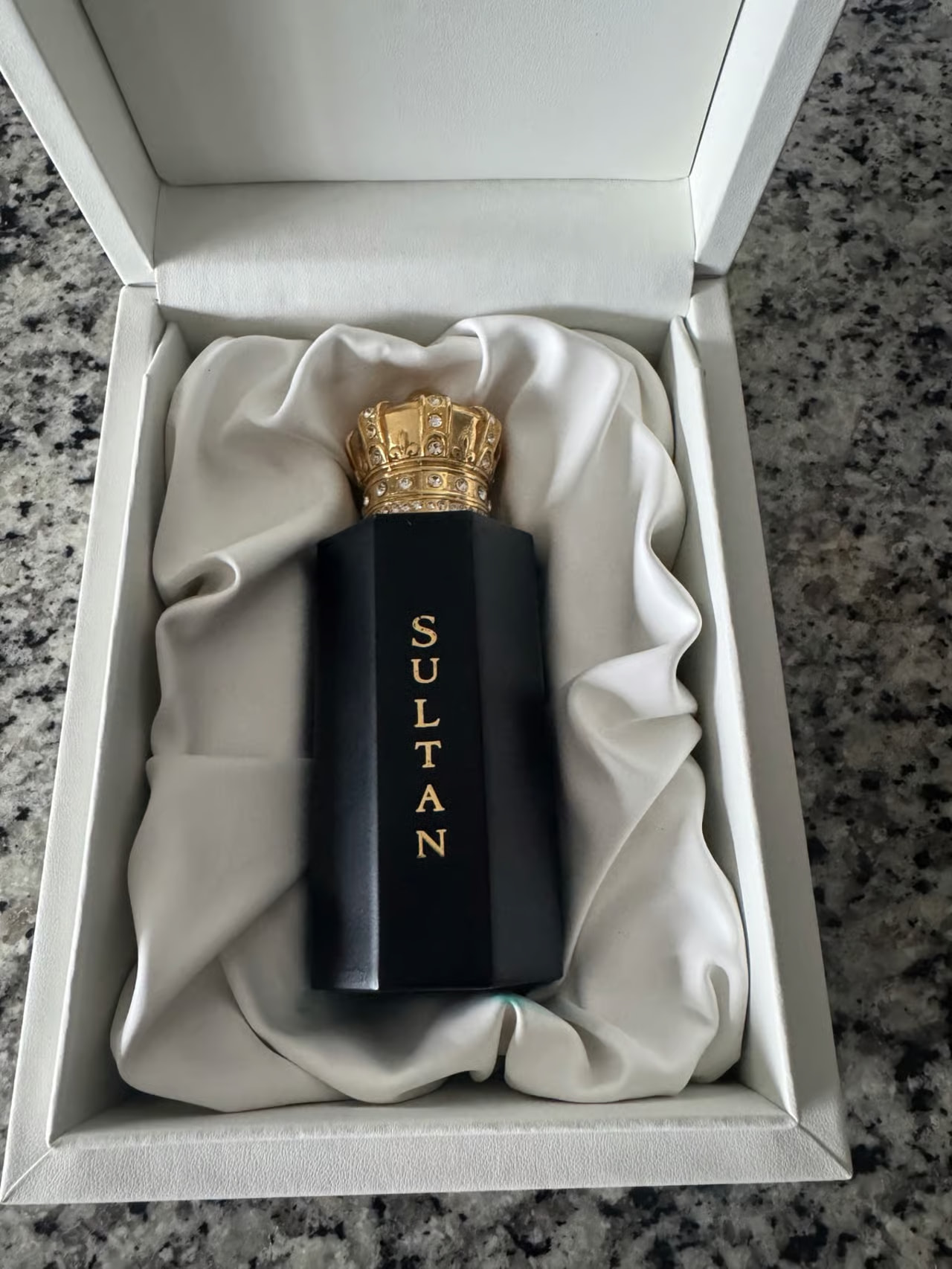 Royal Crown Sultan 3.4 oz / 100ml Preowned Without Packaging image 1