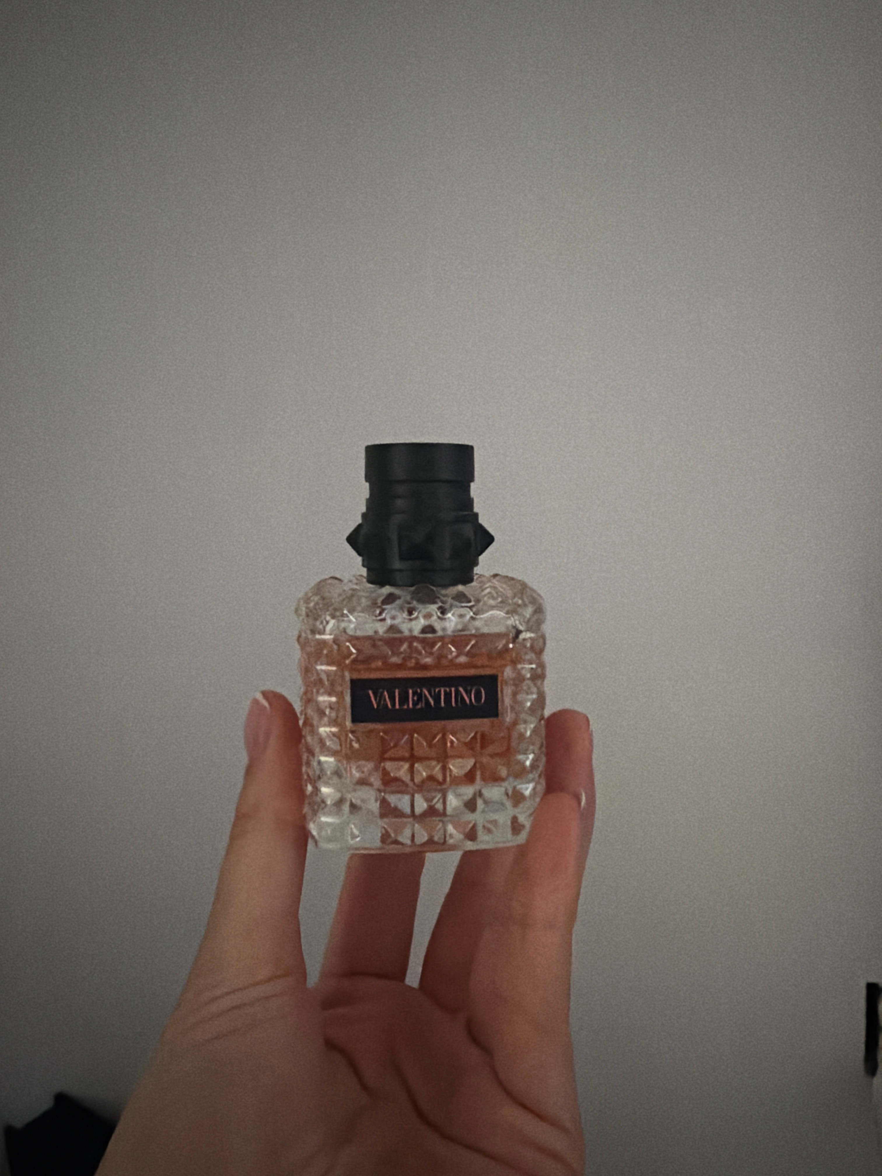 Valentino Donna Born In Roma Valentino perfume 1 oz / 30ml Preowned Without Packaging thumbnail 2