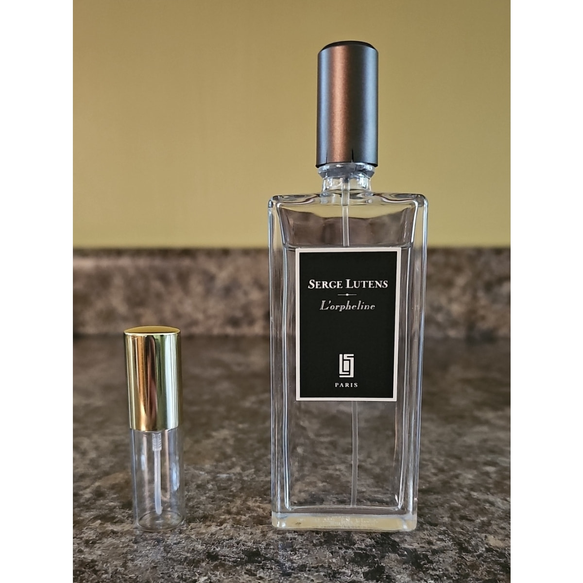 Serge Lutens L'Orpheline 0.16 oz / 5ml Decant image 1