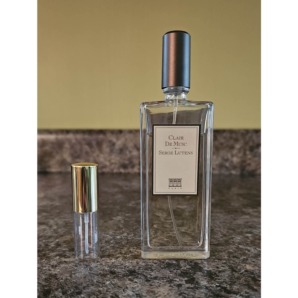 Serge Lutens Clair de Musc 0.16 oz / 5ml Decant image 1