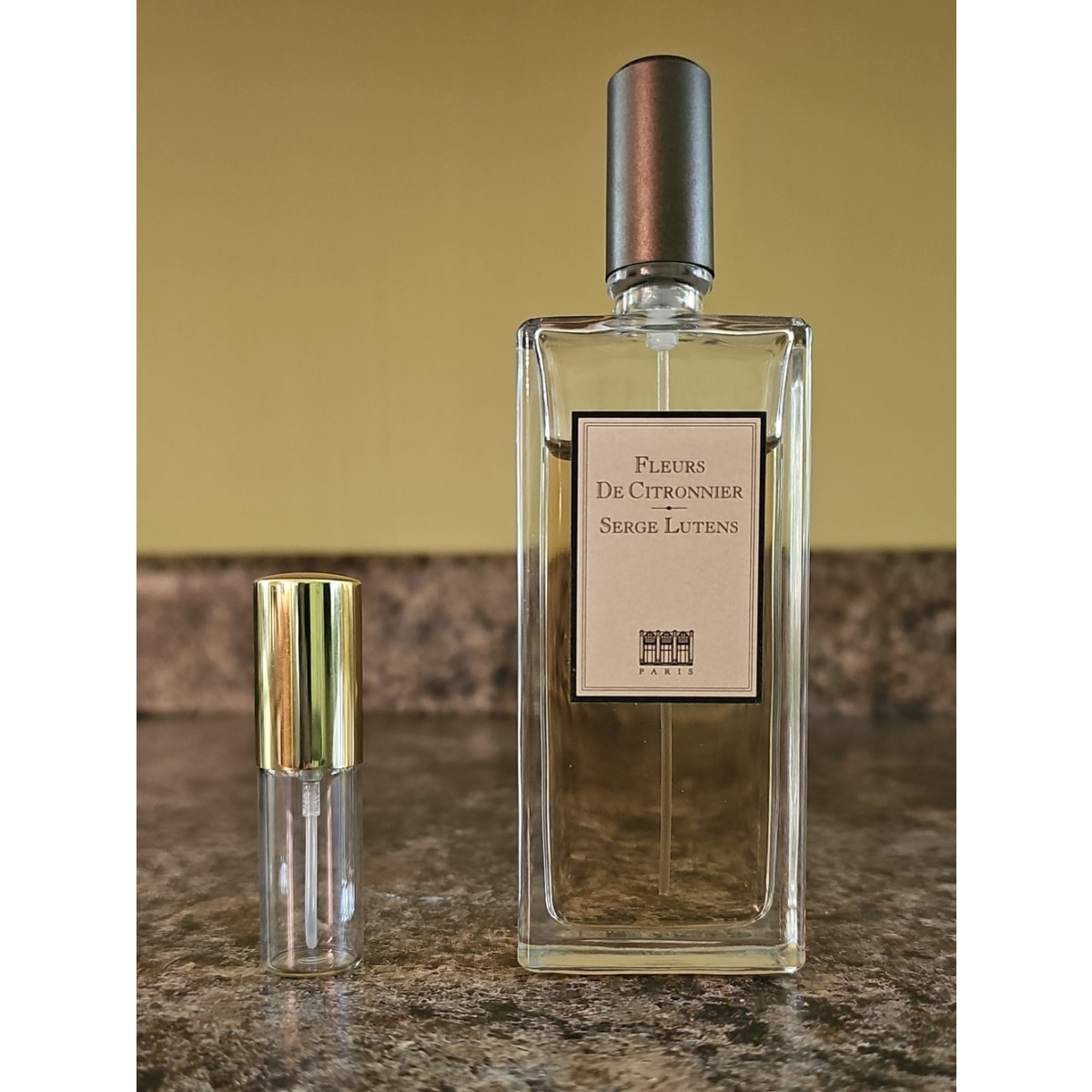 Serge Lutens Fleurs de Citronnier 0.16 oz / 5ml Decant image 1